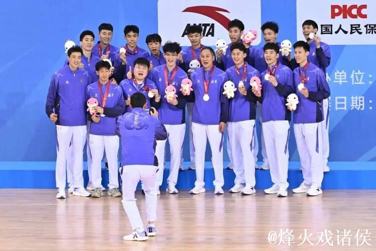 山东队3-0福建队 夺得十五运会男排成年组冠军 山东队3-0福建队 夺得十五运会男排成年组冠军
